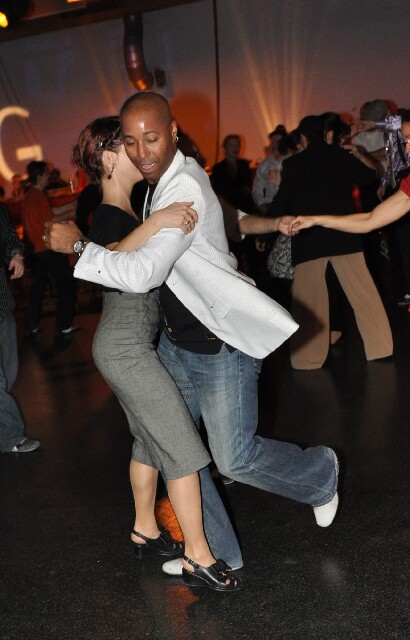 min 2008 11 08 fous swing 384